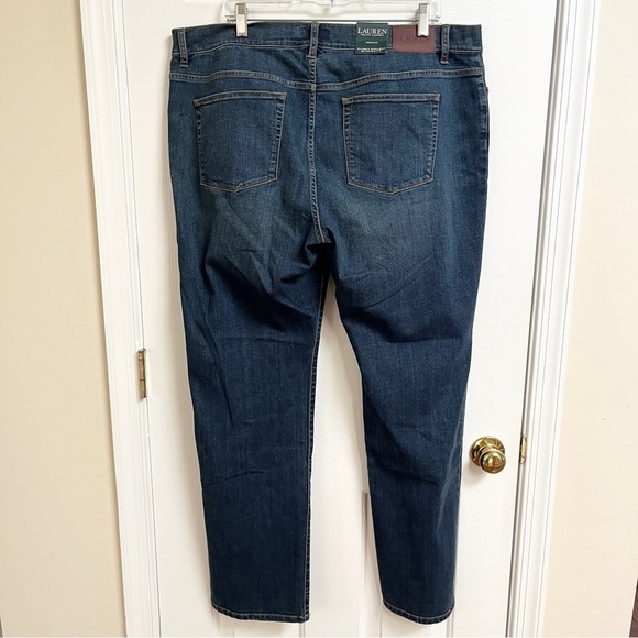 NWT LRL Women's Classic Slimming Fit Jeans 18W - Picture 3 of 9